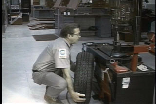 SYSTEM LIFTING 2000 - BACK INJURY PREVENTION *UPDATED* - 14 Min. - Click Image to Close